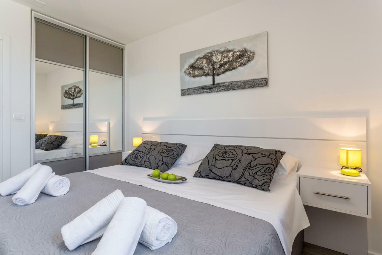 Apartments Villa 19 โปดสตรานา ภายนอก รูปภาพ