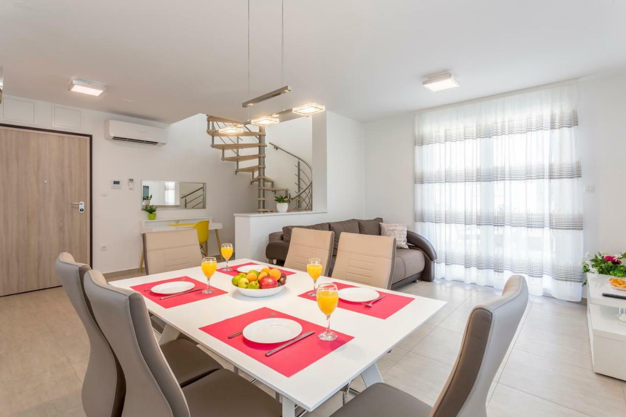 Apartments Villa 19 โปดสตรานา ภายนอก รูปภาพ